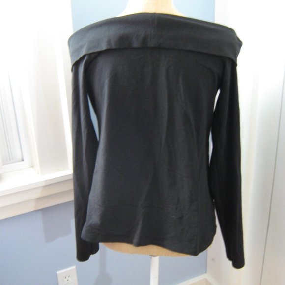 Black J Crew off shoulder Top - Picture 3 of 4
